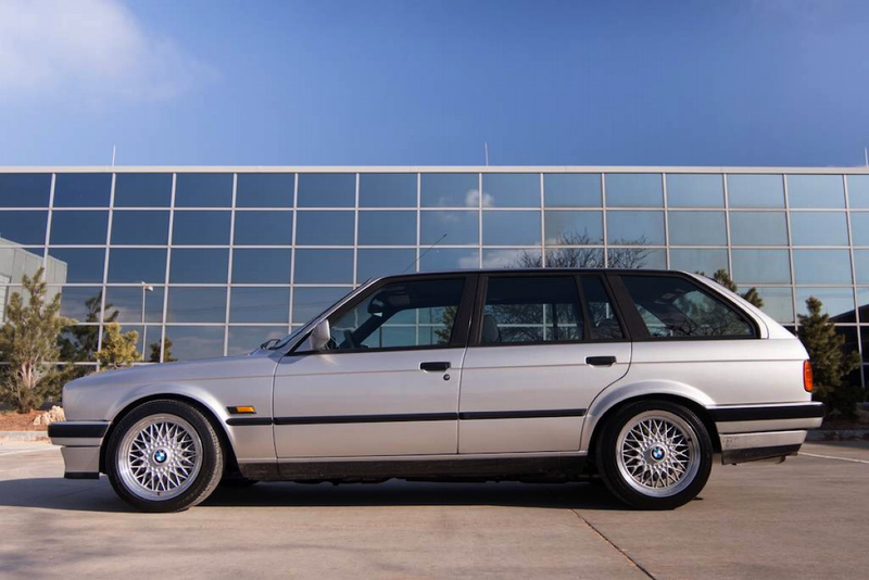Illustration for article titled At $35,000, Is This S54-Imbued 1990 BMW 318i Touring the Holy Grail or Just Holy Cow?